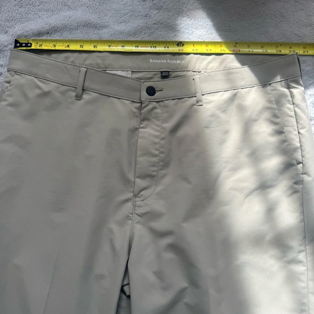 Banana Republic Men's Polyester Lightweight Tan‎ Beige Pants Size 40x32